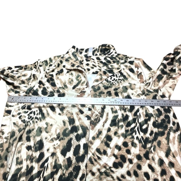 WYNNE LAYERS Cotton Spandex Knit 3 Button Long Sleeve Shirt Leopard Print Sz 1X - Picture 6 of 7
